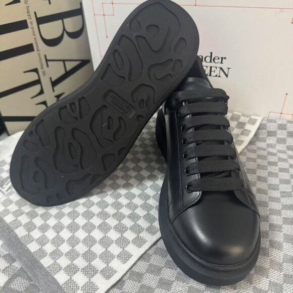 Alexander McQueen sneakers for women - Picture 7 of 7